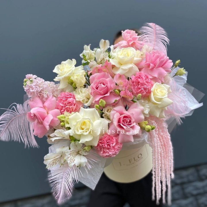 Дизайнерский бокс "Ловели" в Махачкале