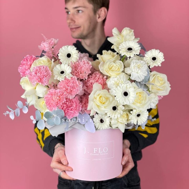 Дизайнерский бокс "Индира" в Махачкале