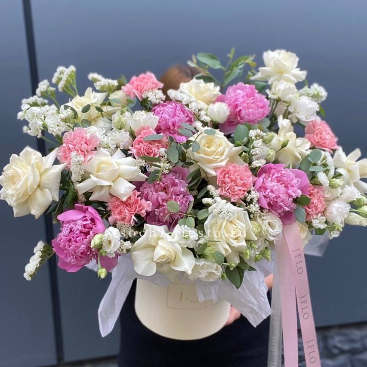 Дизайнерский бокс "Амор этерна" в Махачкале