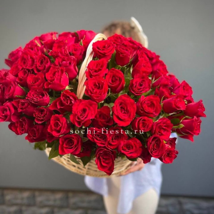 121 красная роза в корзине   в Махачкале