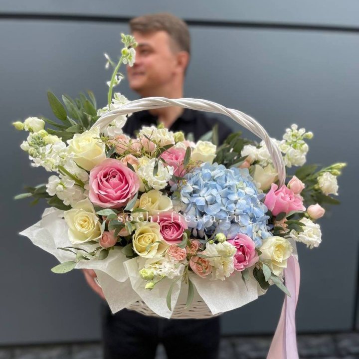 Авторская корзина "Аполинария" в Махачкале