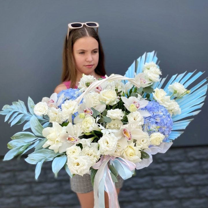 Цветочная корзина "Блю винч" в Махачкале
