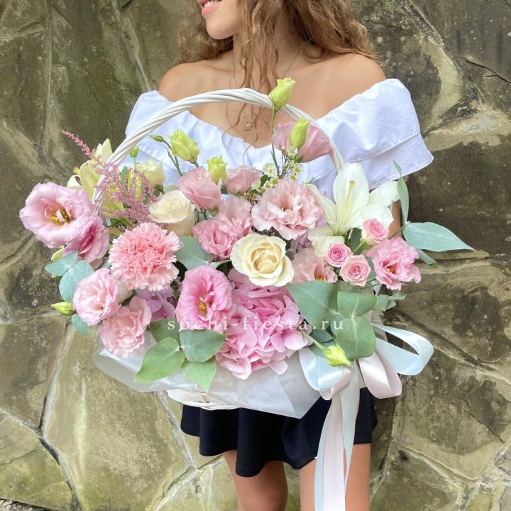 Авторская корзина "Миа" в Махачкале