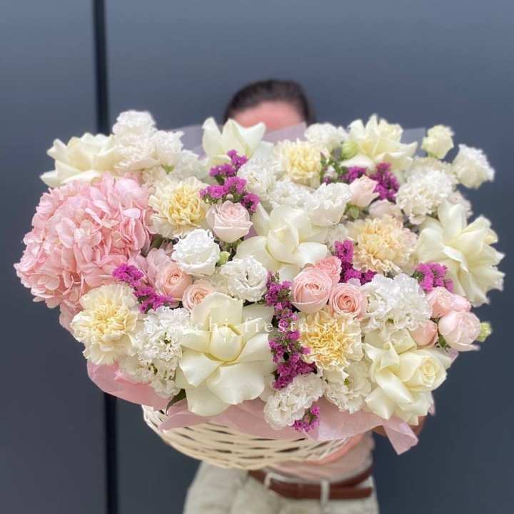 Корзина "Воздушная нежность" в Махачкале