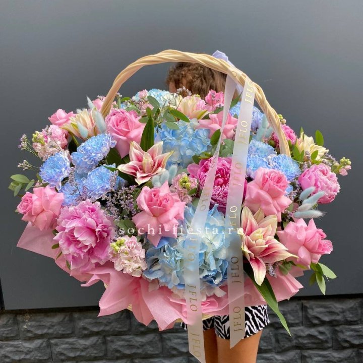 Яркая корзина "Летнее настроение" в Махачкале