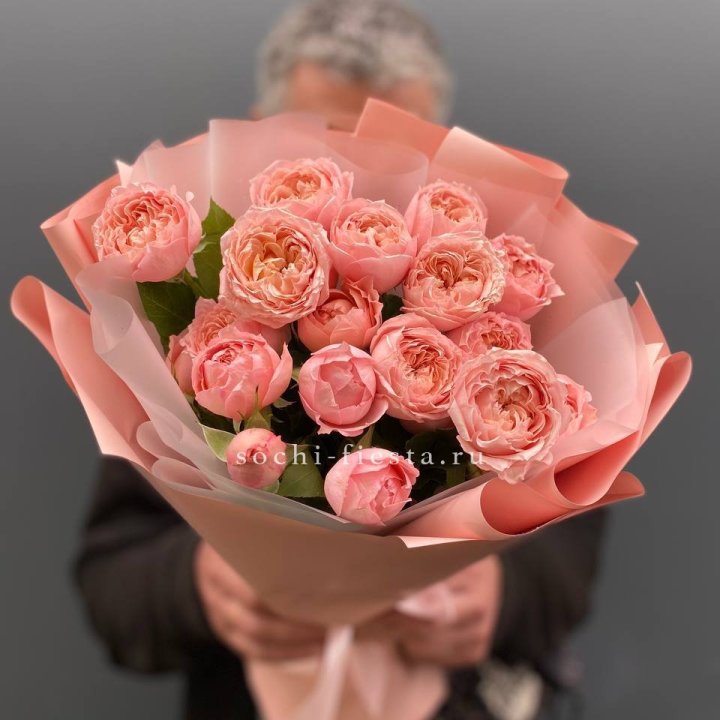 Букет комплимент из кустовых роз Джульетта в Махачкале