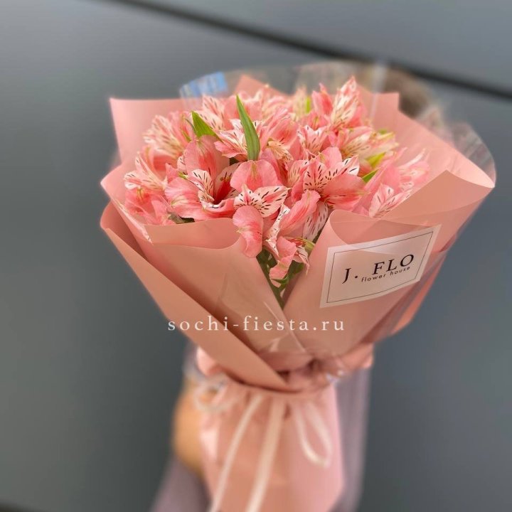 Букет альстромерий розовых в Махачкале