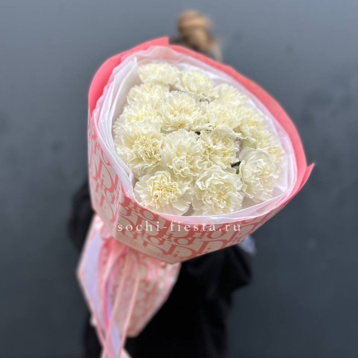 Белые диантусы №2 в Махачкале