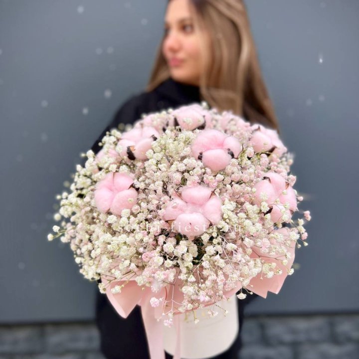 Гипсофилы с хлопком в шляпной коробке в Махачкале