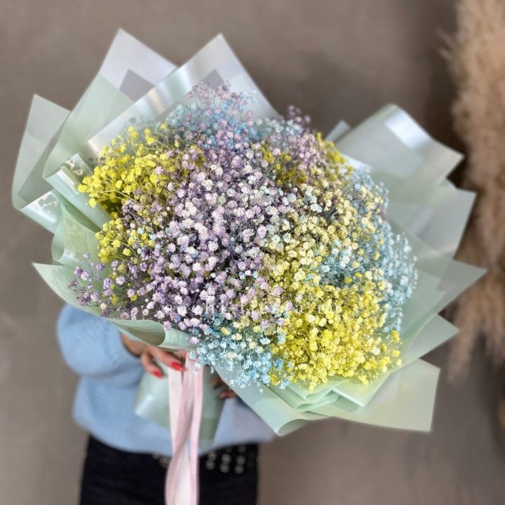 Букет радужных гипсофил в Махачкале