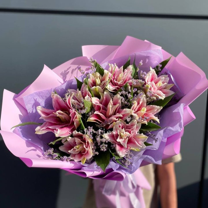 Букет пионовидных лилий №4 в Махачкале