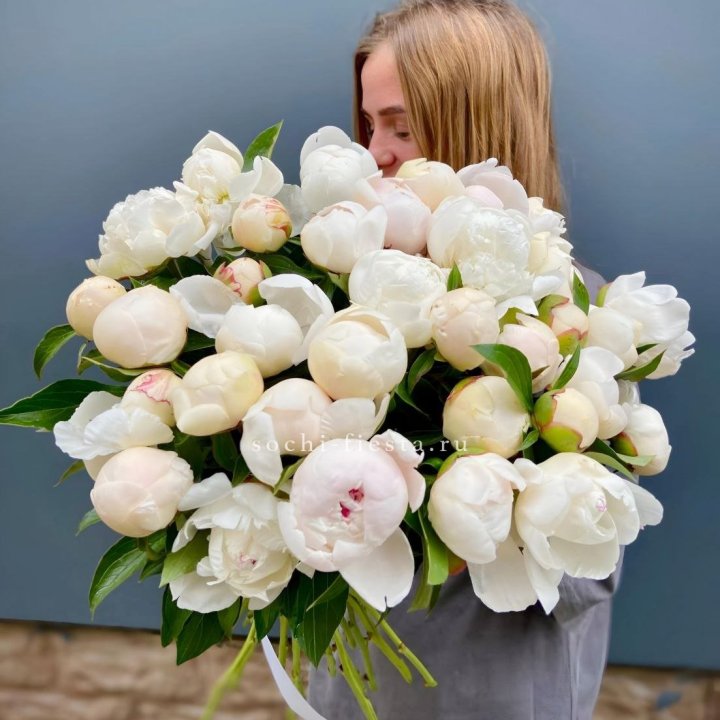 Охапка пионов в Махачкале