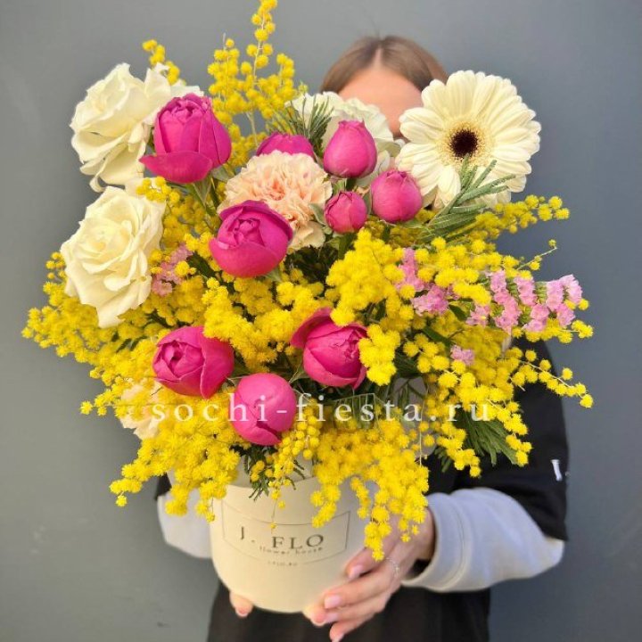 Цветы в боксе "Слобода" в Махачкале