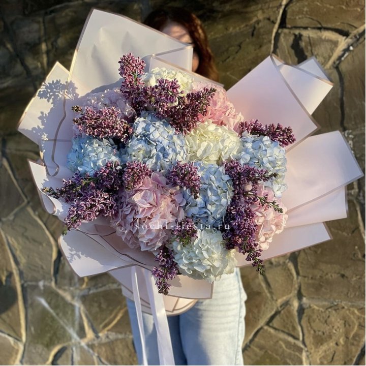 Букет гортензии с сиренью в Махачкале