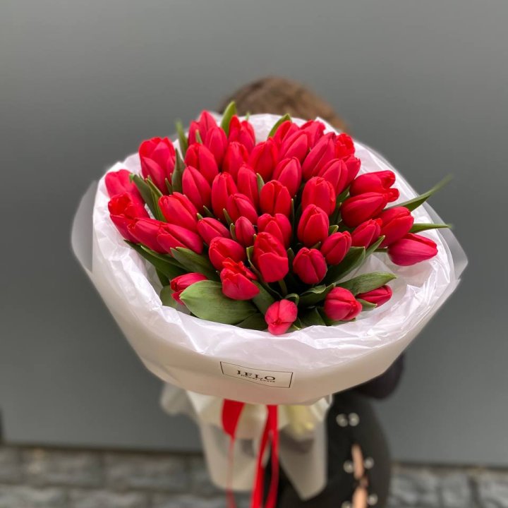 51 тюльпан "Любовь" в Махачкале