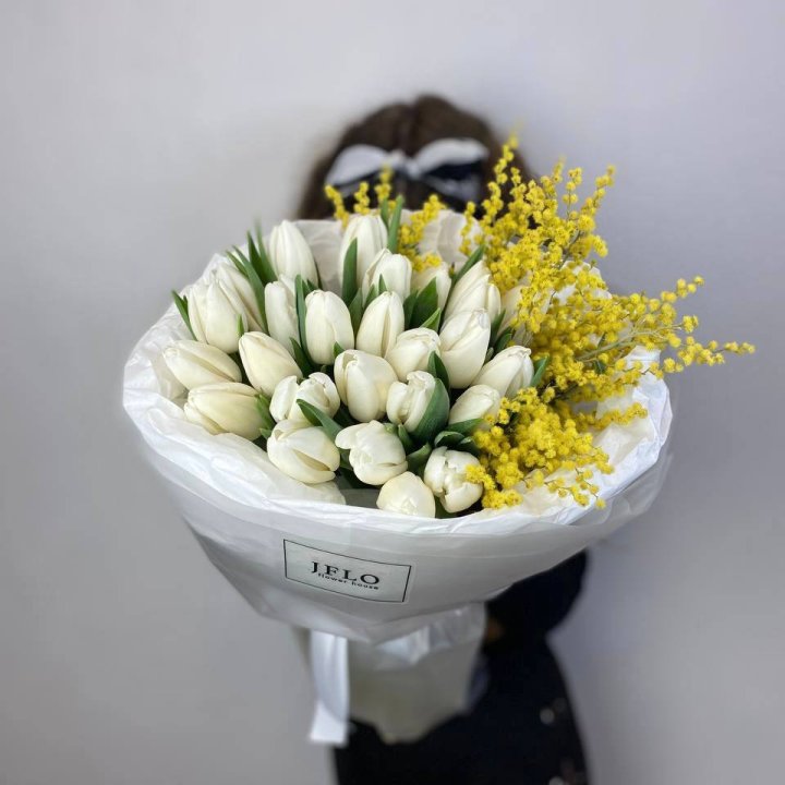 Дуо тюльпан и мимоза в Махачкале