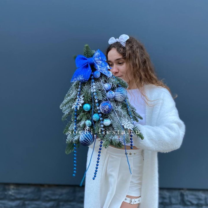 Новогодняя елочка "Блю" в Махачкале