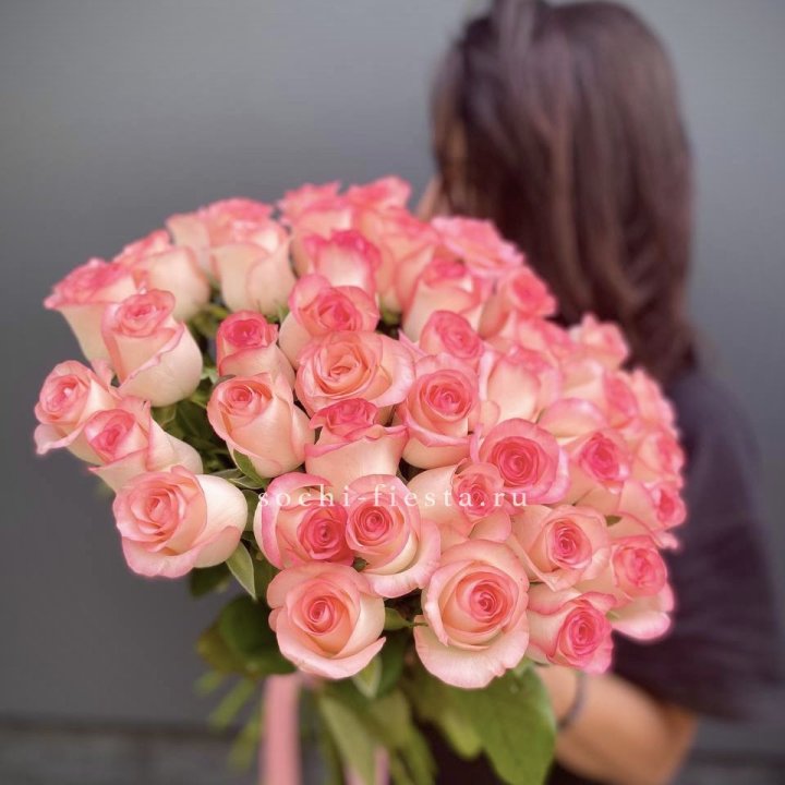 Охапка Роз Джумилия в Махачкале