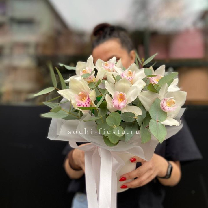 Бокс с орхидеями в Махачкале
