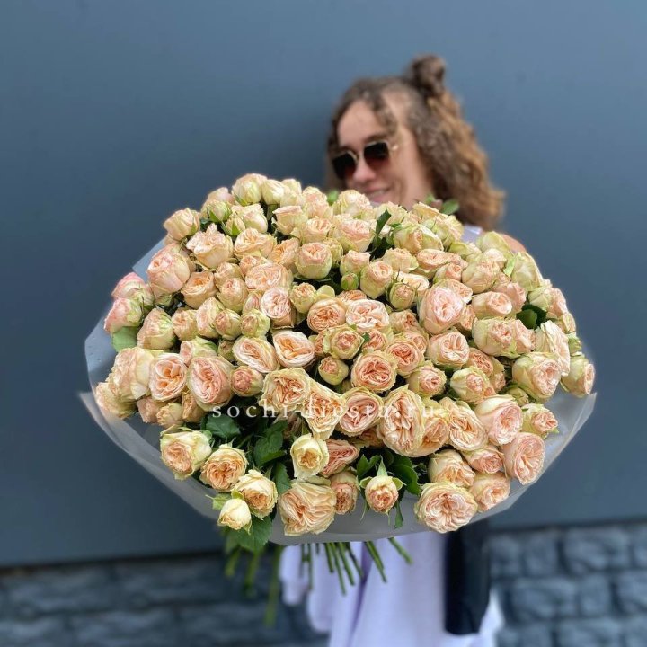 51 пионовидная роза в Махачкале