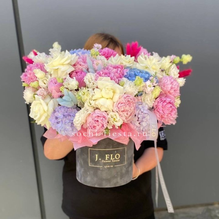 Цилиндр с пионами "Аса" в Махачкале