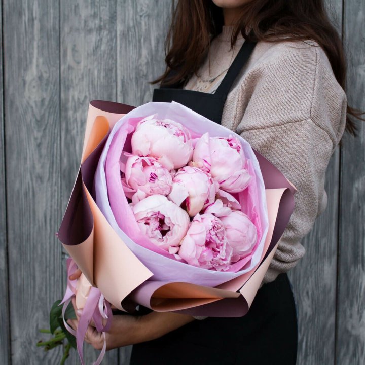 7 зефирных пионов в оформлении в Махачкале