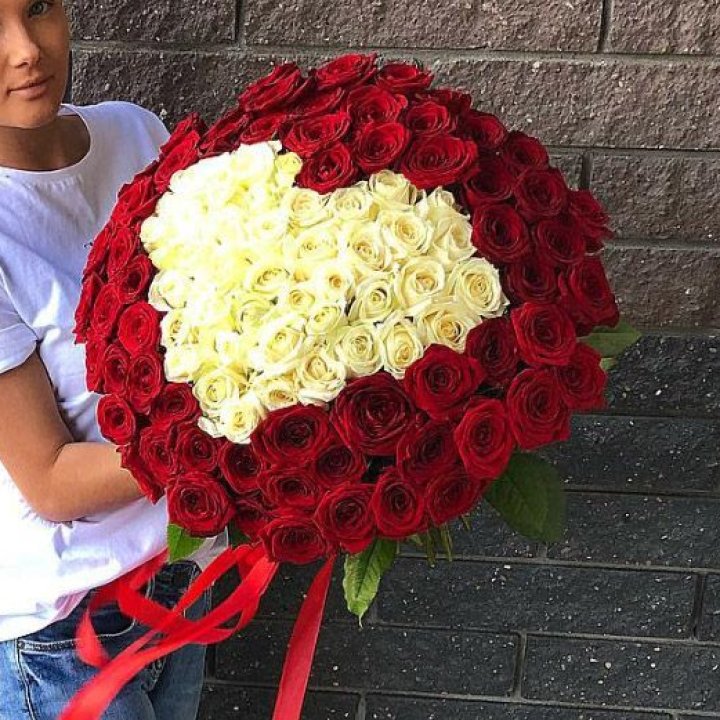101 роза "Сердце" в Махачкале