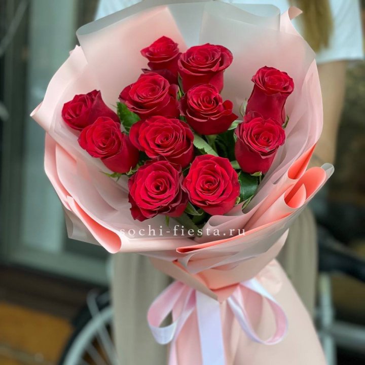 Букет красных роз "Мадам ред" в Махачкале