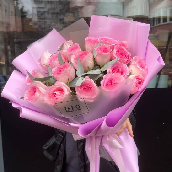  19 розовых роз в Махачкале
