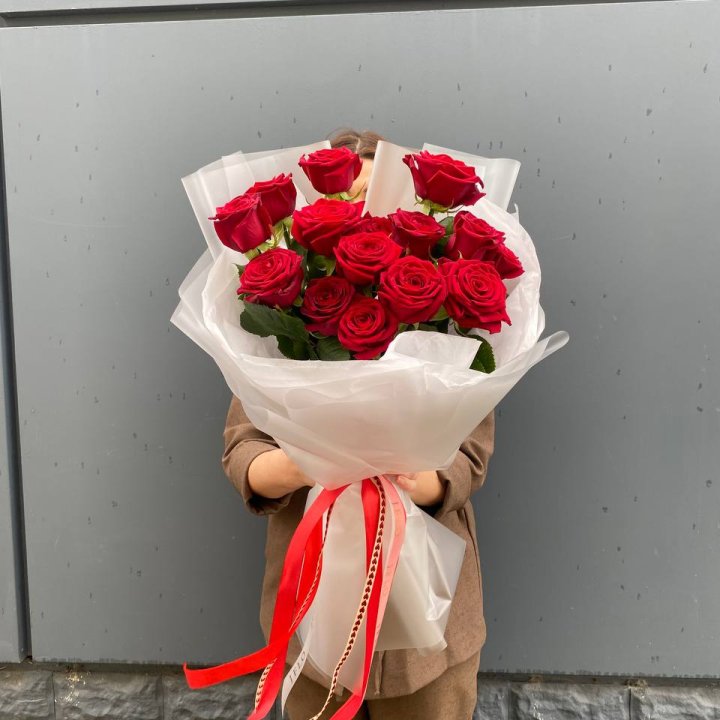 15 высоких роз  в Махачкале