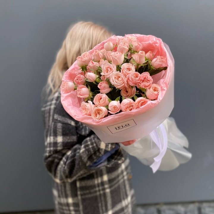 11 роз бомбастик в Махачкале