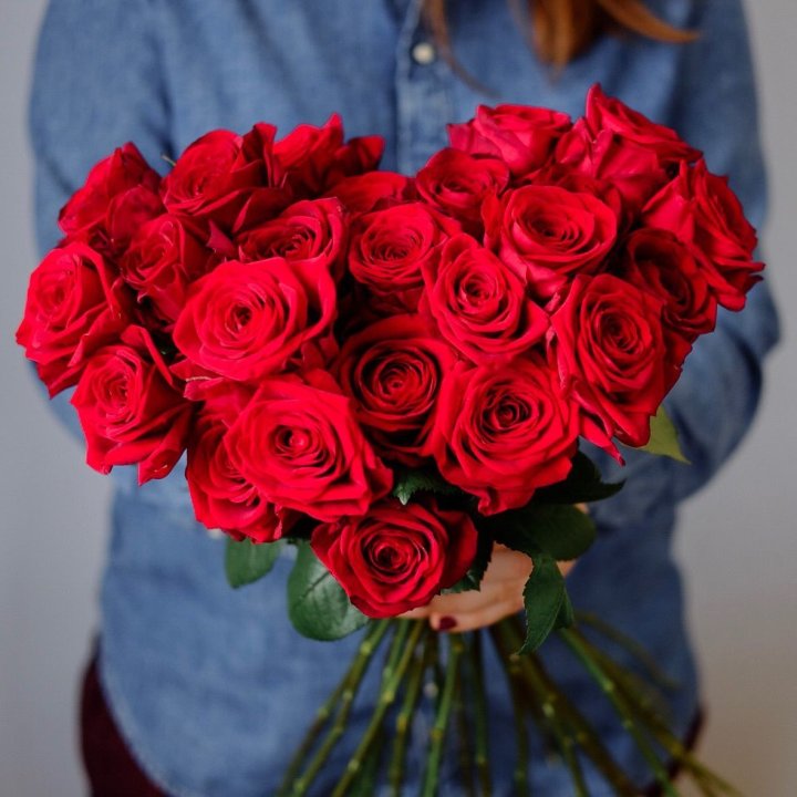 25 красных роз в Махачкале