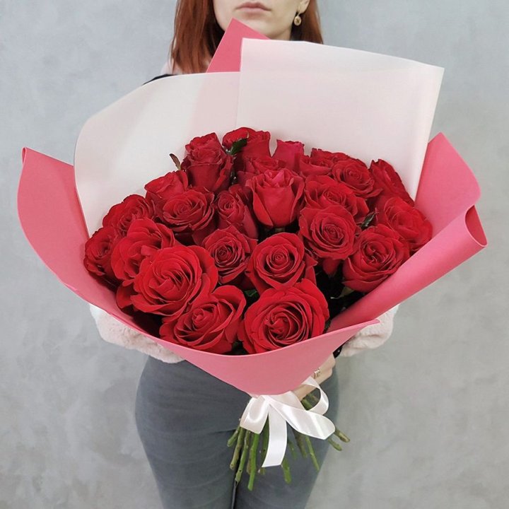 25 Красных роз рози вайт в Махачкале