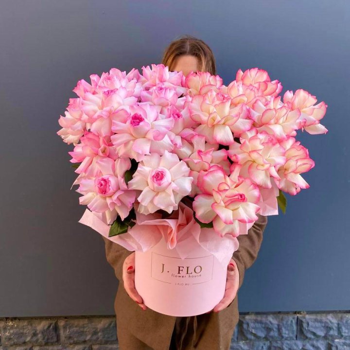 25 Французских роз микс в боксе в Махачкале