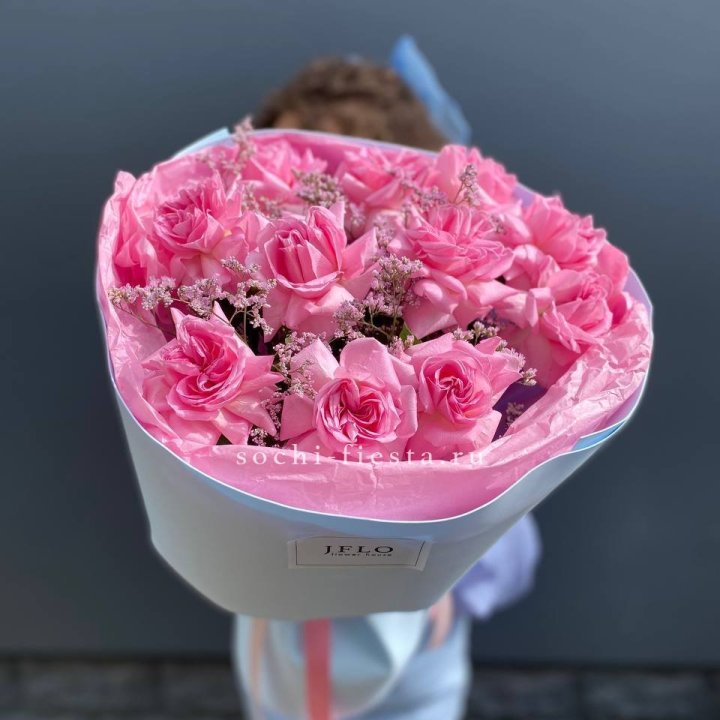 Букет французских розовых роз  в Махачкале