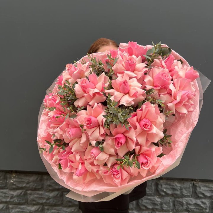  25 розовых французских роз в Махачкале
