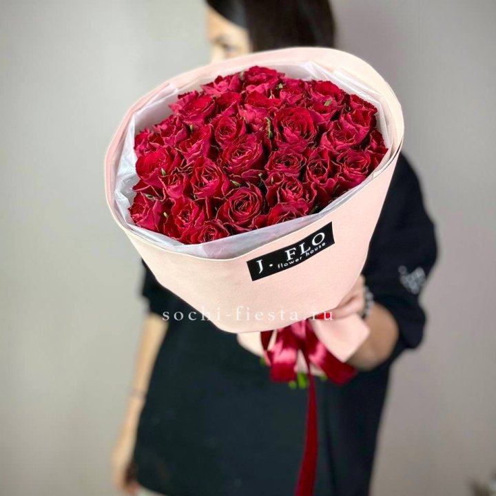 35 кенийских роз в Махачкале
