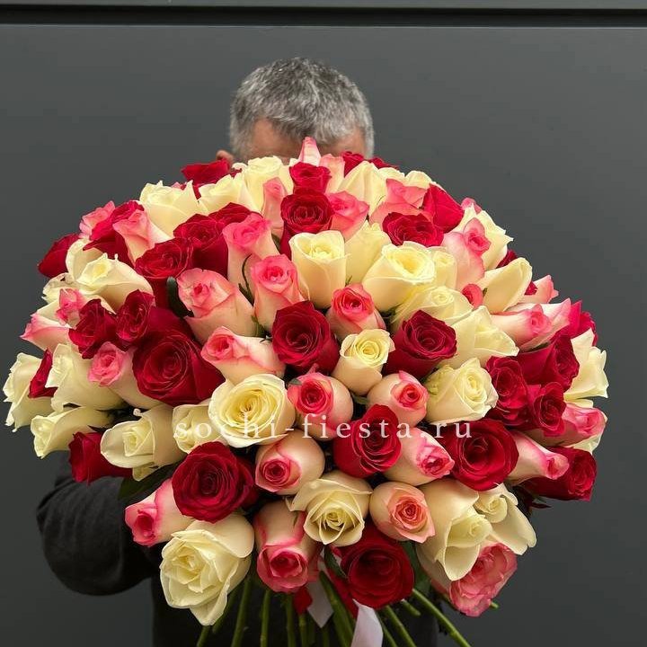 101 разноцветная роза "Джули" в Махачкале