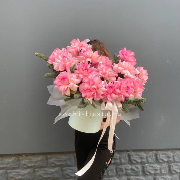 Бокс из 15 французских роз в Махачкале