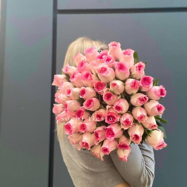 51 розовая роза в Махачкале