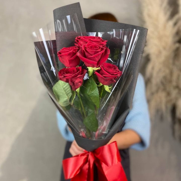 5 роз ред наоми в Махачкале