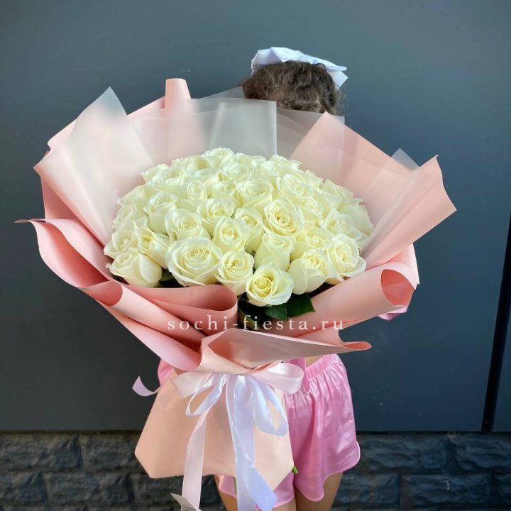 35 белых роз в Махачкале