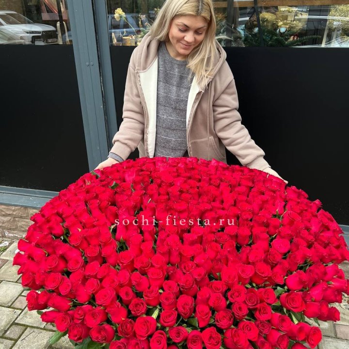 501 красная роза в корзине в Махачкале