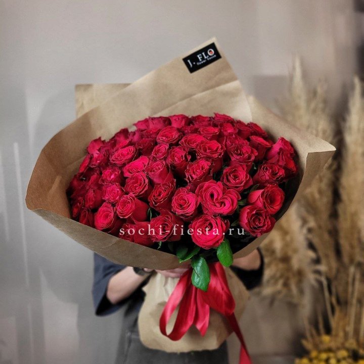 63 красных роз вайт в Махачкале