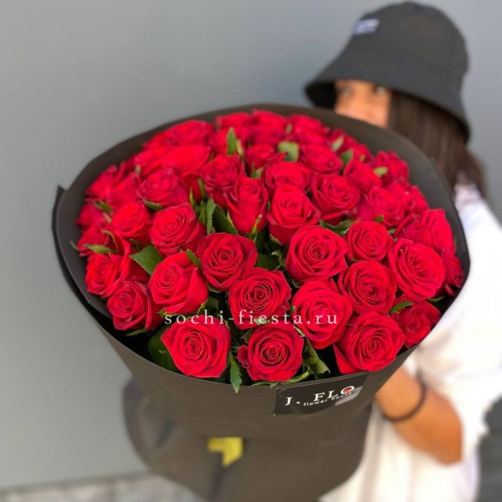 51 роза "Блек" в Махачкале
