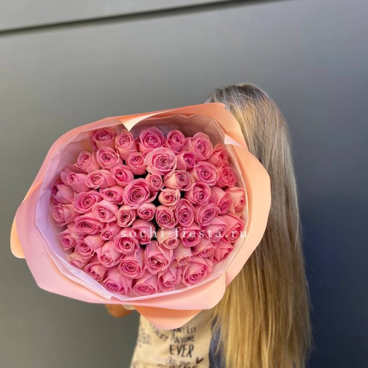 55 розовых роз в Махачкале