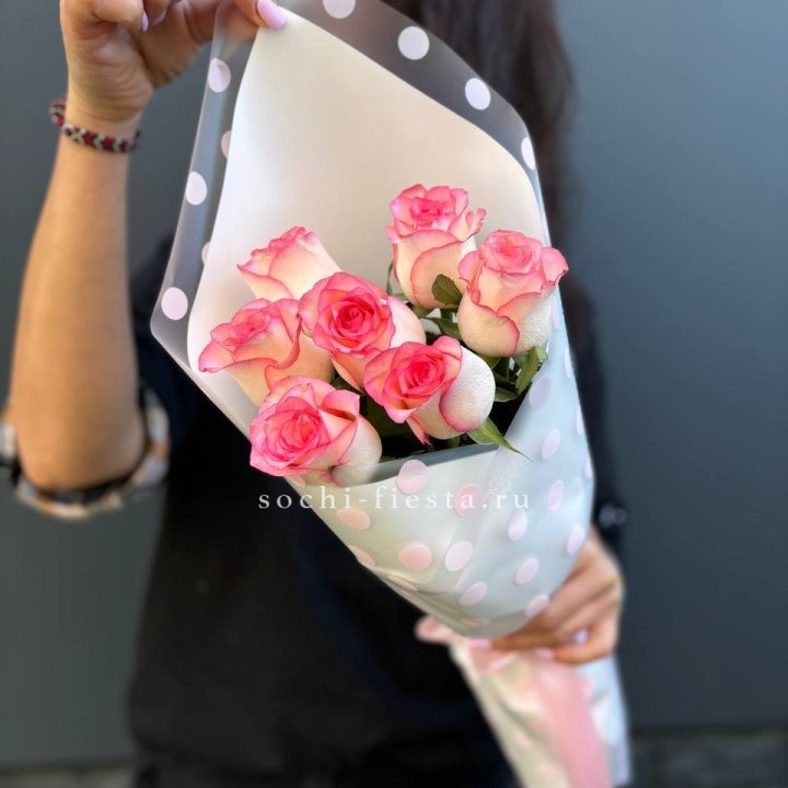 7 роз "Джумилия" в Махачкале