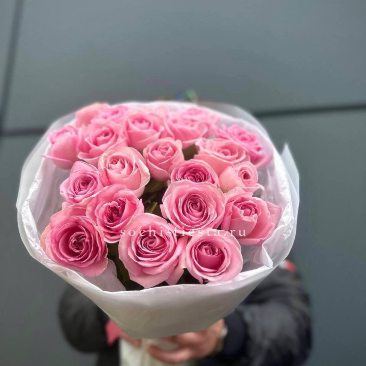 21 Розовая роза в белом в Махачкале