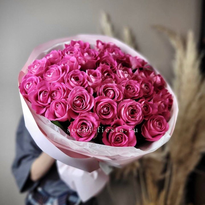 35 розовых роз  в Махачкале
