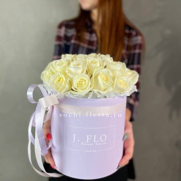 25 роз в цилиндре  в Махачкале